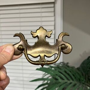 6 Vtg Drop Pull Cabinet Drawer handle Leaf Brass X12026 XBC